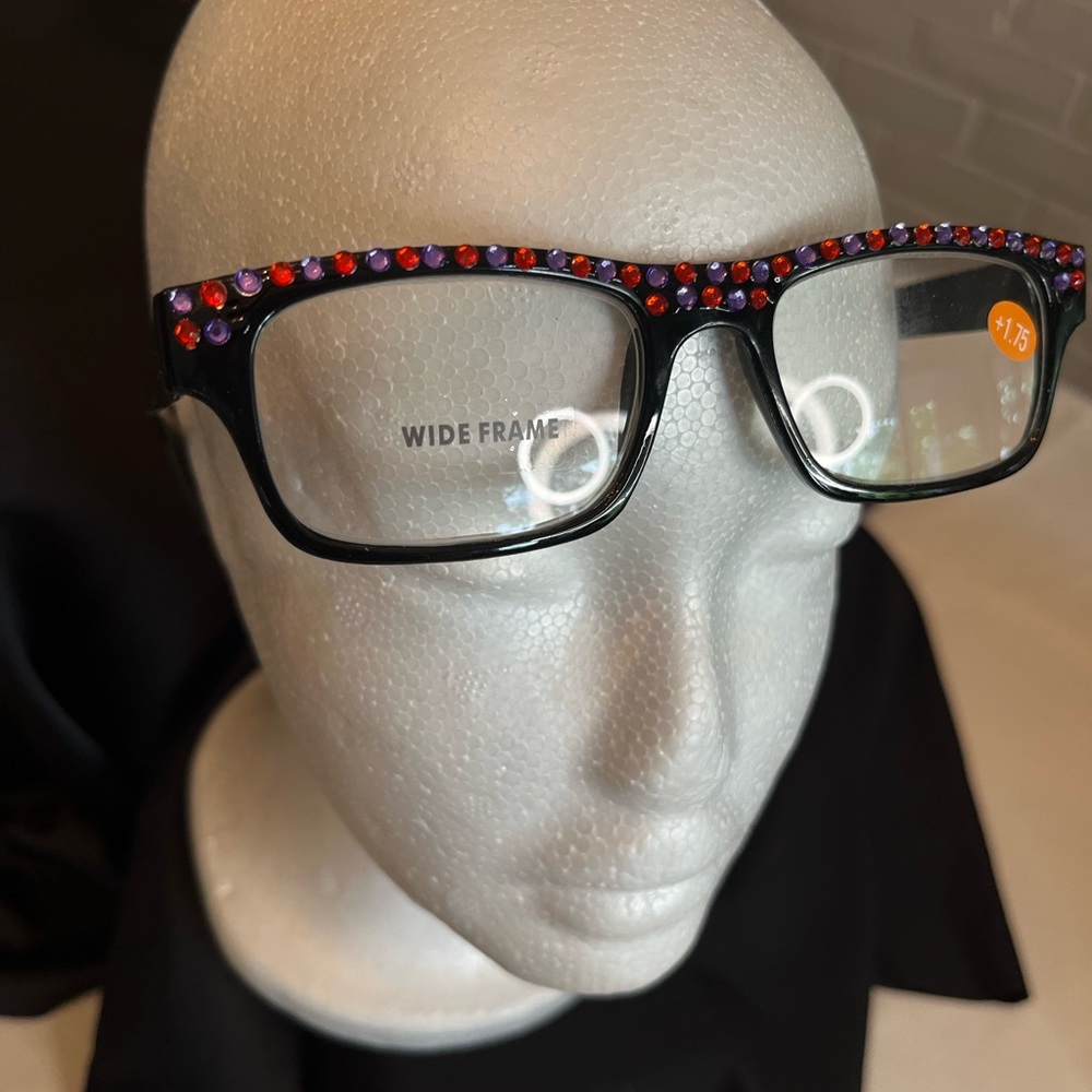 Reading glasses. Embellishments by Amandas creative jewels.